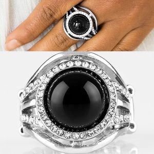 NWT PAPARAZZI Ring